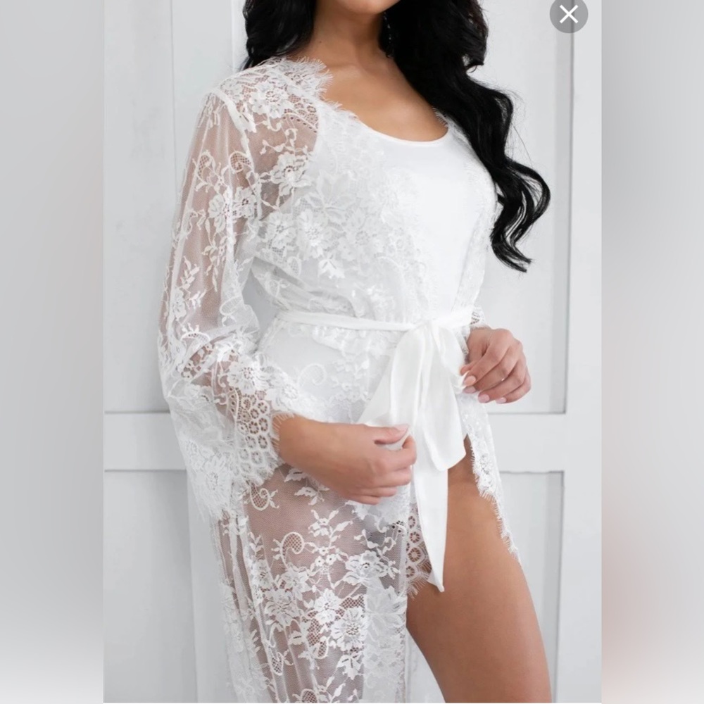 Size 12 ANASTASIA BRIDAL LACE ROBE WITH LONG TRAIN - NEVER WORN - Picture 6 of 17